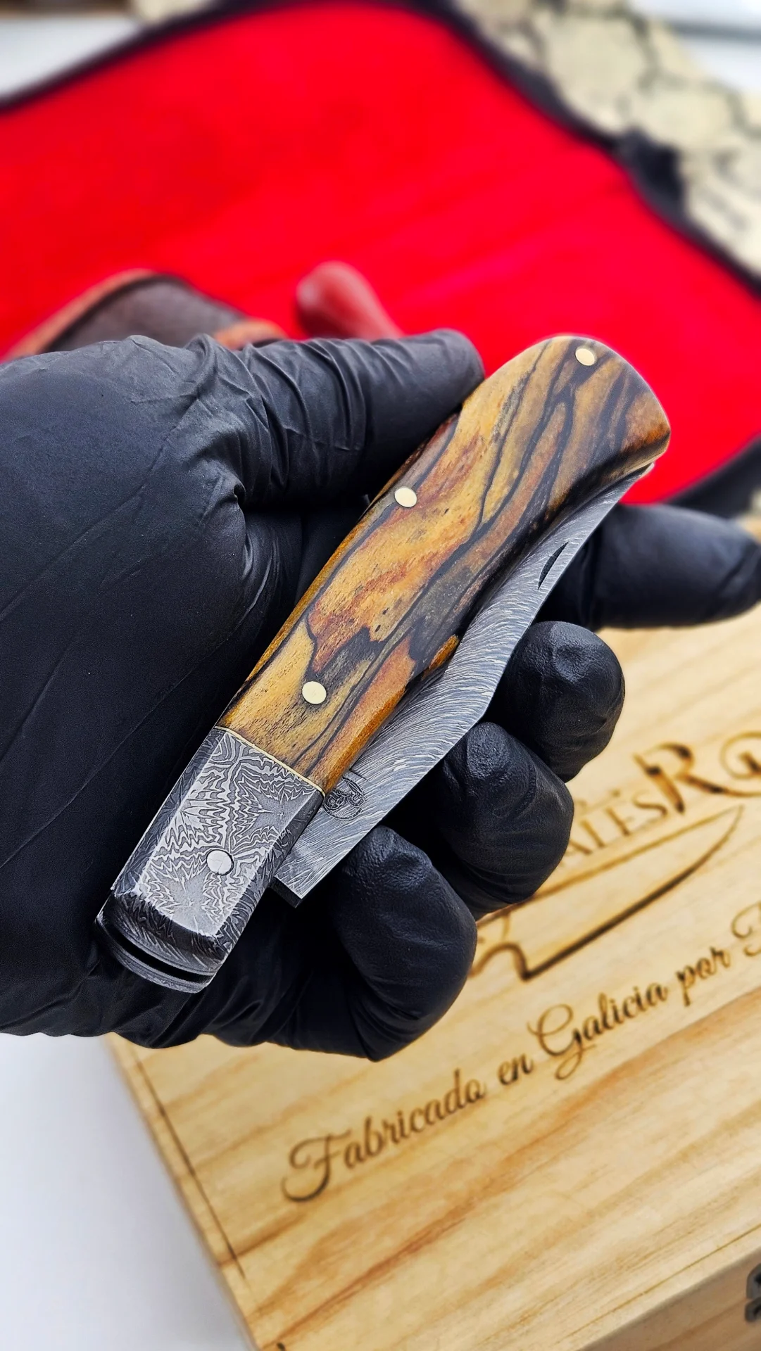 Navaja en Acero de Damasco Patrón Pluma - Imagen 3