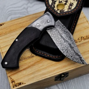 Navaja en Acero de Damasco Patrón Pluma